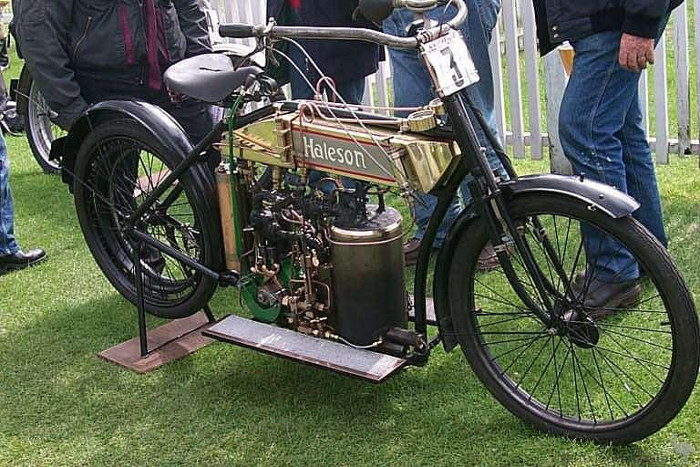 Haleson мотоцикл с паровым двигателем